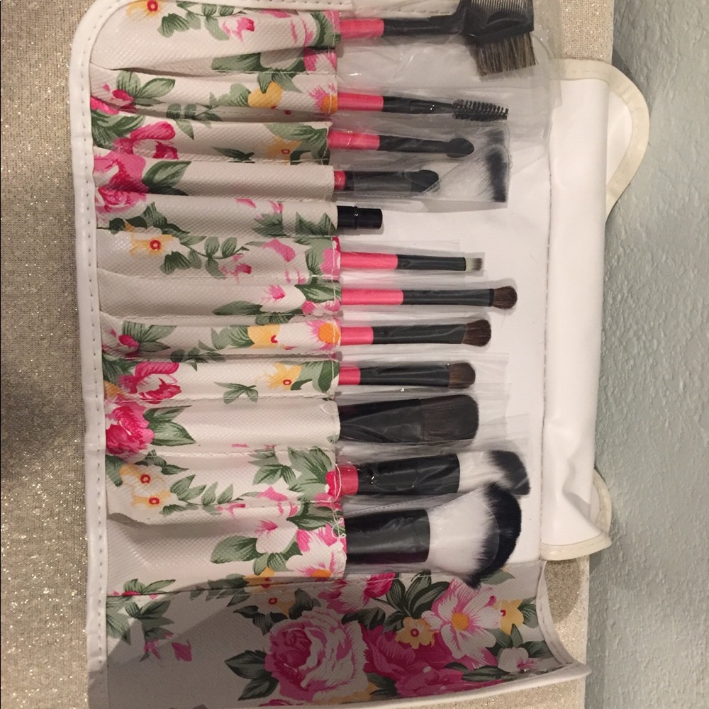 Make up brush set